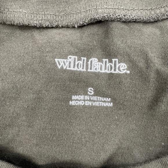 NWT Wild Fable Green Long Sleeve Cropped Boxy Shirt Size Small Women's - Picture 2 of 8